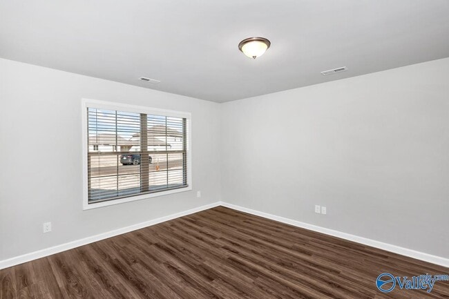 Building Photo - 213 Shubert Dr