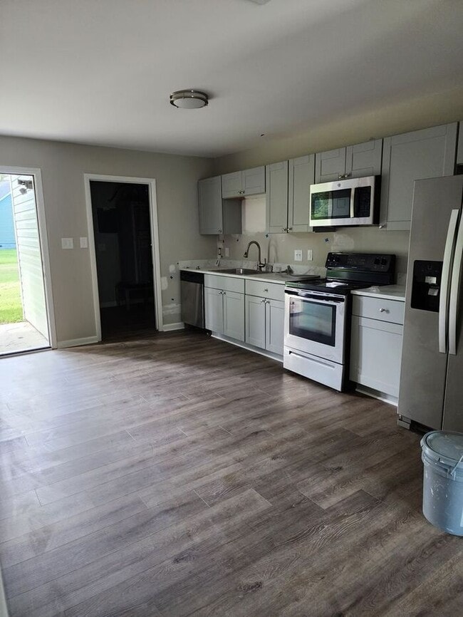 Building Photo - 6469 Rockford Dr