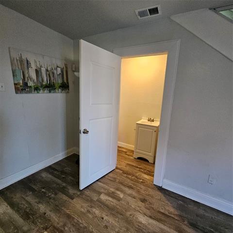 Building Photo - 222 W Woodin Blvd