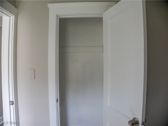 Building Photo - 3814 Russell Ave