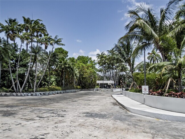Building Photo - 2333 Brickell Ave