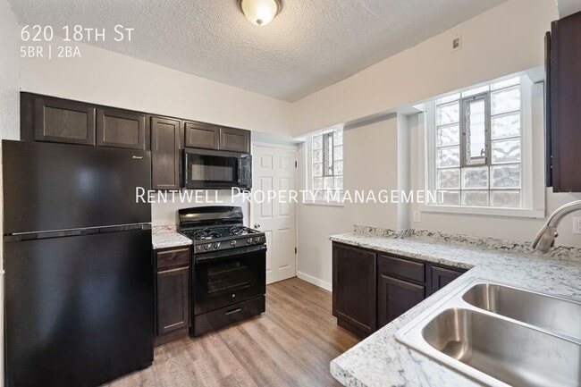 Building Photo - 620 18th St