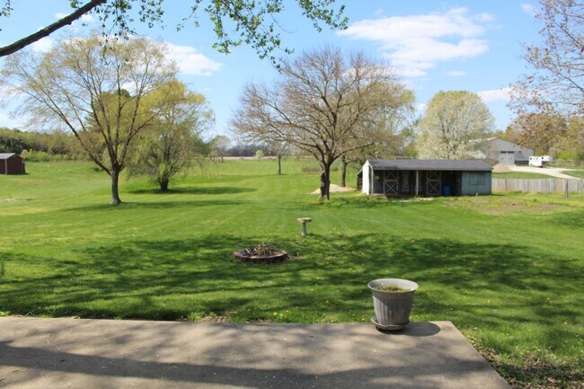 Building Photo - 3 BR Ranch on a Great Country Setting!