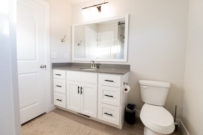 Building Photo - 2823 E Clarkstone Dr