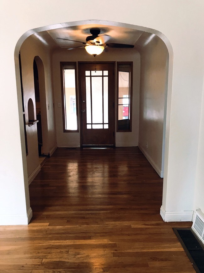 Building Photo - 1525 Cleveland Ave