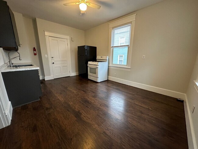 Building Photo - Cozy Duplex in Cheviot