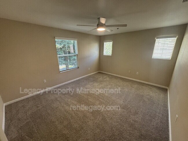 Building Photo - 108 Esplanade Cir