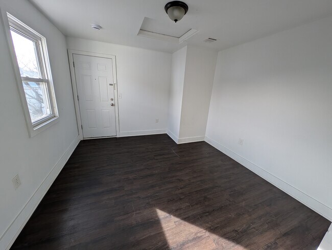 Building Photo - 166 N 12th St