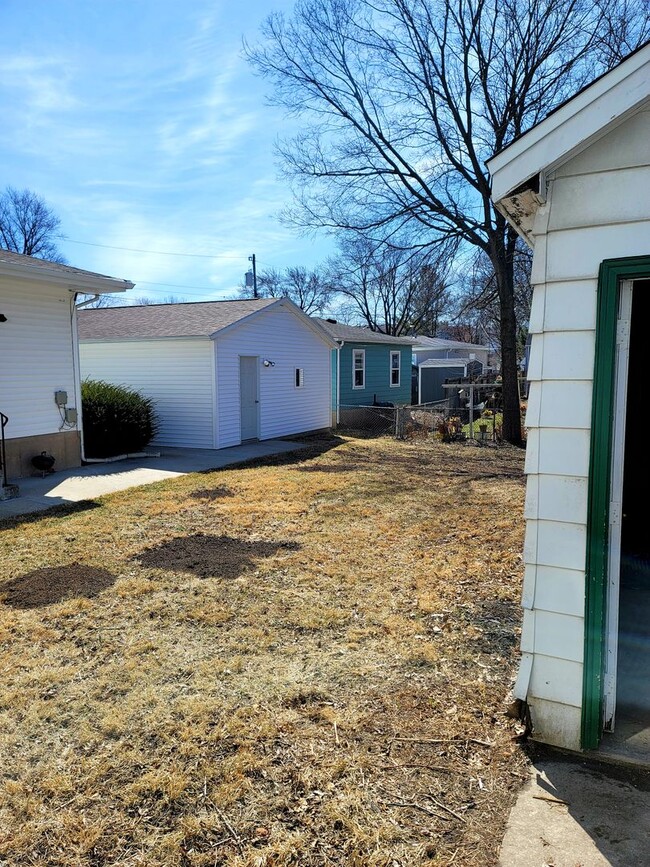 Building Photo - Charming 4 Bedroom on the North Side of Ma...