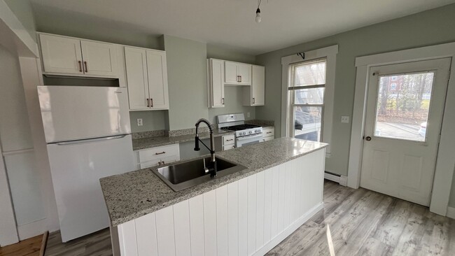 Building Photo - First Floor, Private Entrance & Porch, wit...
