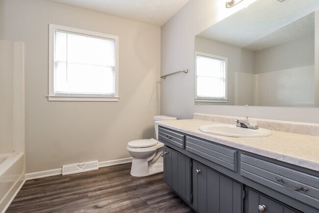 Building Photo - 1202 Green Fern Dr
