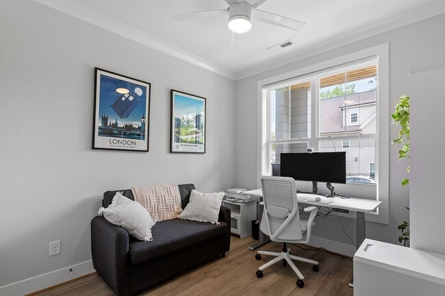 Building Photo - Stunning 3BD, 3.5BA Raleigh Townhome on a ...