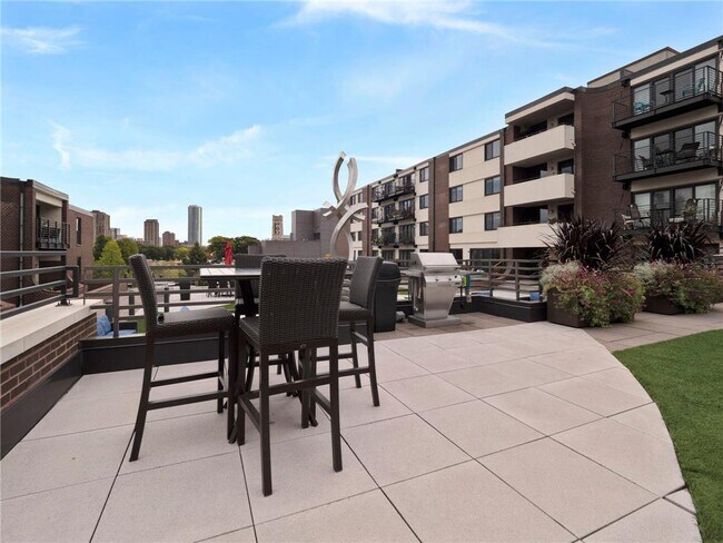 Building Photo - 48 Groveland Terrace