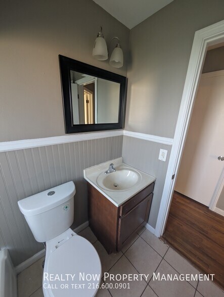 Building Photo - 14804 Rockside Rd