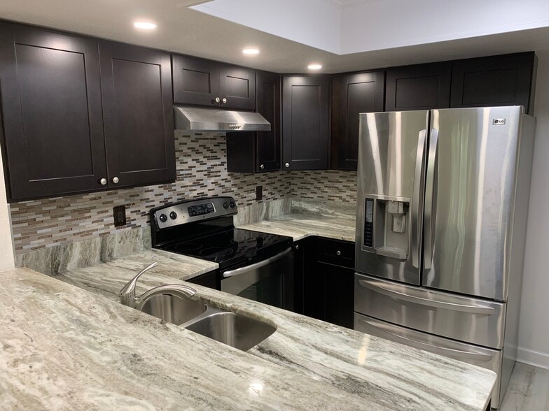 Kitchen - 2171 Fox Chase Blvd