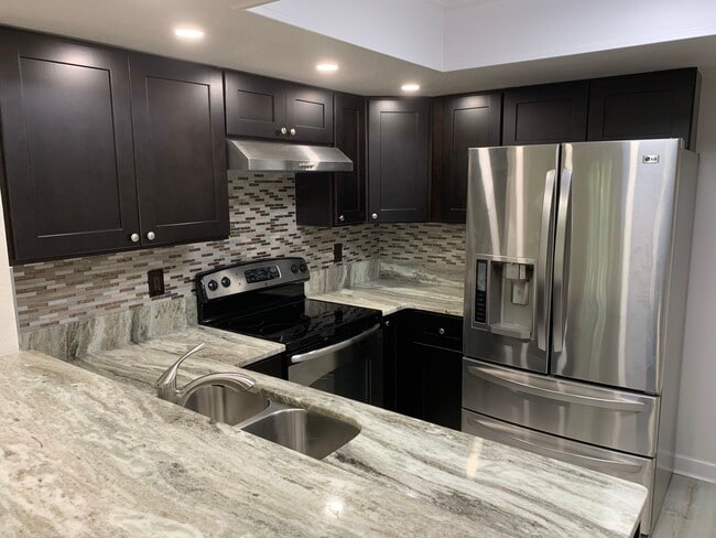 Kitchen - 2171 Fox Chase Blvd