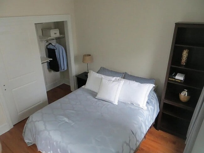 Building Photo - 1639 Carpenter St