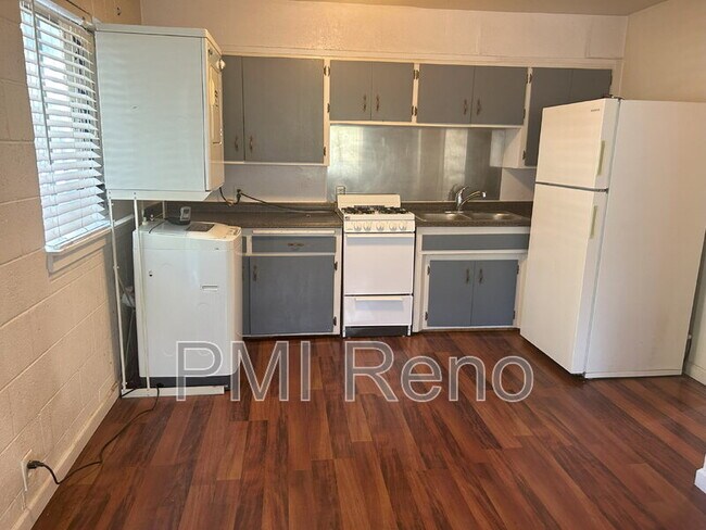 Building Photo - 2075 Patton Dr