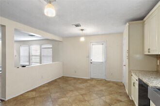 Building Photo - 5815 Clerkenwell Dr
