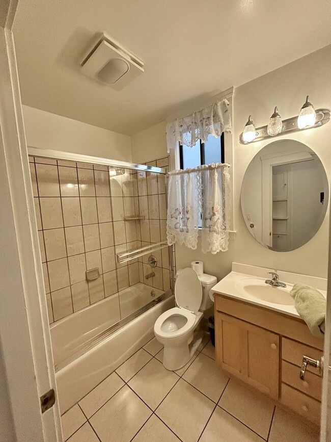 Building Photo - Charming Parkside 2bd/2bth Home