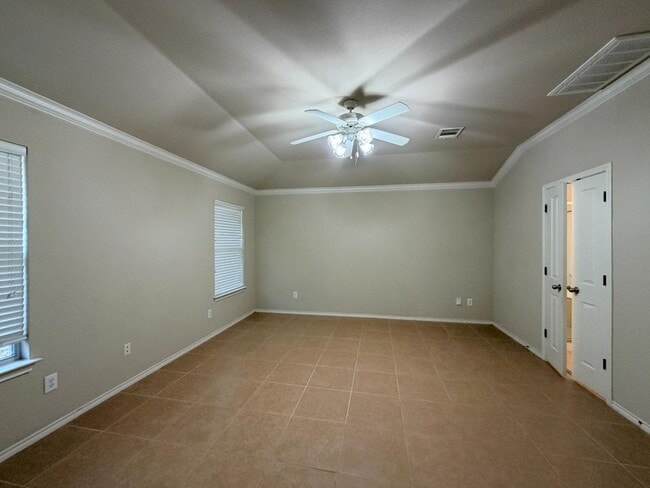 Building Photo - 714 Point Sunset