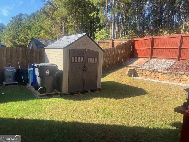 Building Photo - 131 Dustin Dr