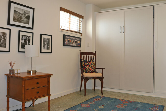 Guest bedroom - 311 Hill St