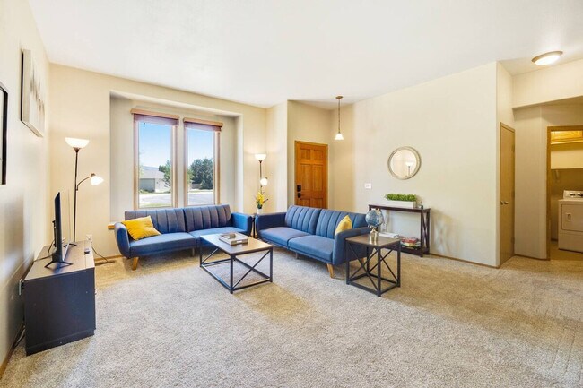 Building Photo - 2416 S Tiger Lily Dr