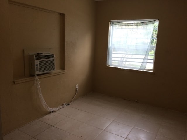 Building Photo - 721 SW 2nd Ct