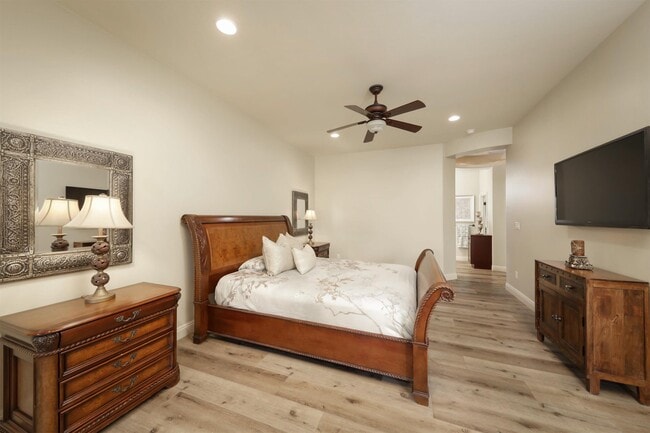 Building Photo - 2510 Tiverton Dr