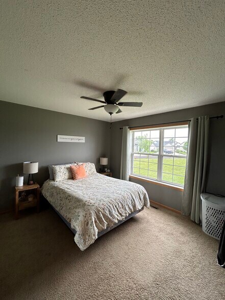 Building Photo - 506 Pointe Ct SW