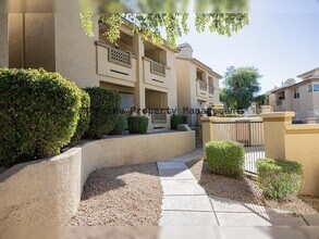 Building Photo - 1880 E Morten Ave