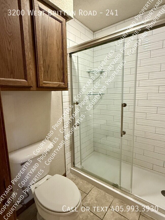 Building Photo - 3200 W Britton Rd