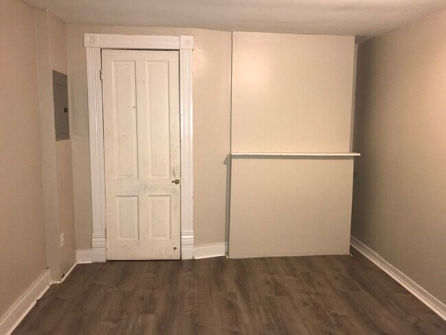 Building Photo - Spacious 2-3 bedroom home in Park Hill- Se...