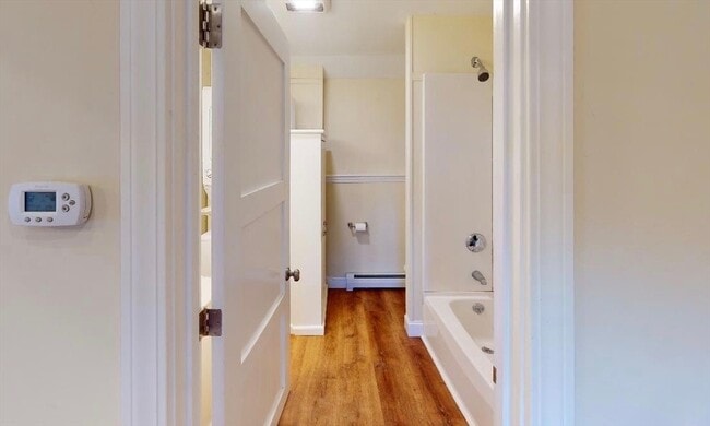 Building Photo - 17 Lyndale Ave