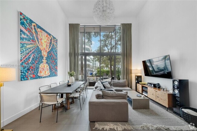Building Photo - 6000 Collins Ave