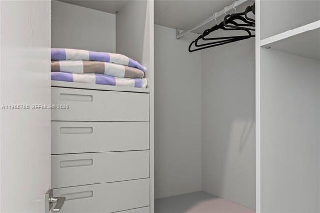 Building Photo - 17550 Collins Ave