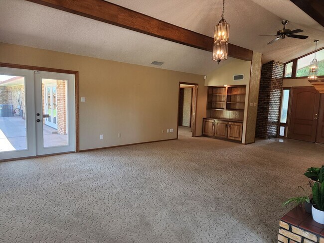 Building Photo - 516 Diamondhead Dr