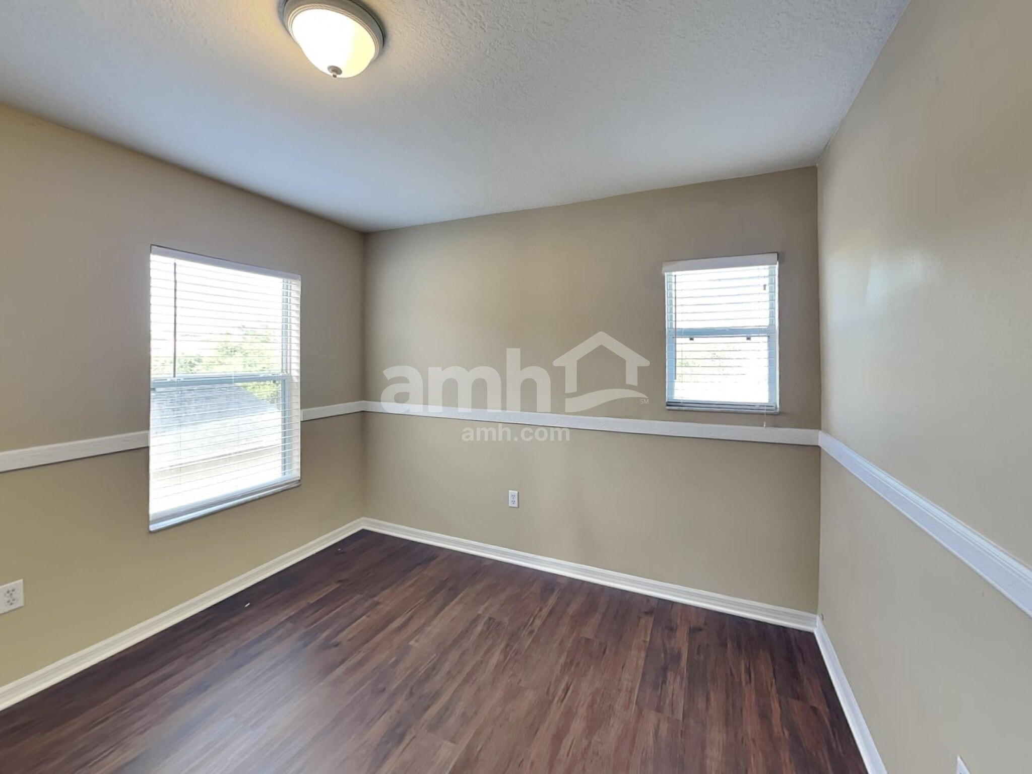 Building Photo - 12110 Fern Haven Ave