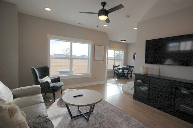 Building Photo - Golf Course Townhome