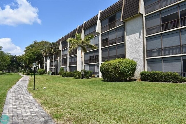 Building Photo - 6020 NW 44th St