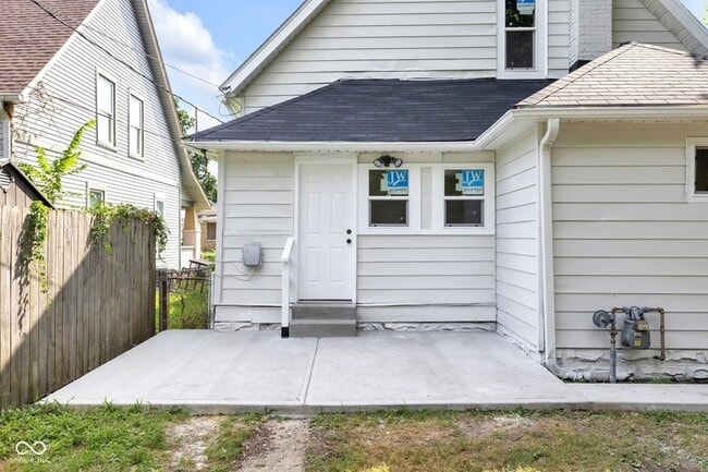 Building Photo - 3160 Graceland Ave