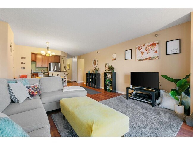 Building Photo - 401 S 1st St