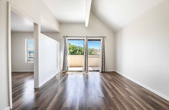 Building Photo - 4360 Gannet Cir