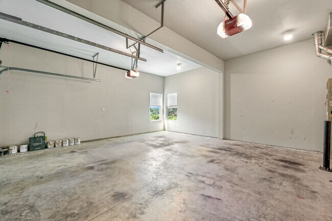 Building Photo - 2131- 2133 Yew Street