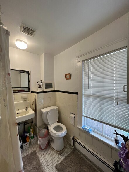 Building Photo - 7 Craigie Ter