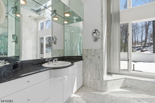 Building Photo - 2 Old Mill Rd