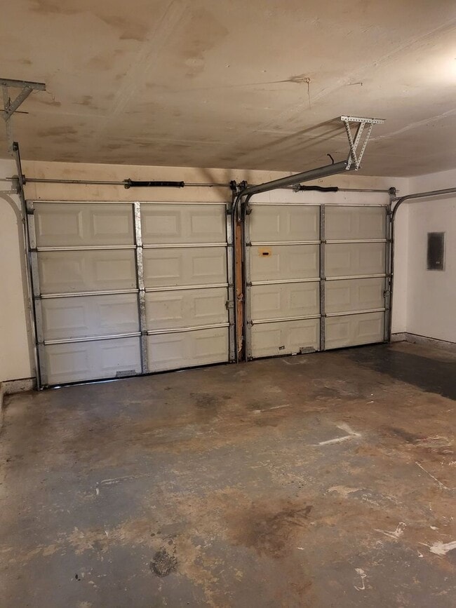 Building Photo - 1551 Pamela Ln