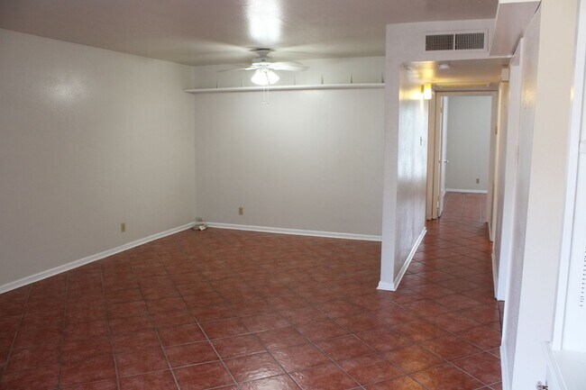 Building Photo - RENOVATED 2-BEDROOM CONDO AT THE GEORGIAN