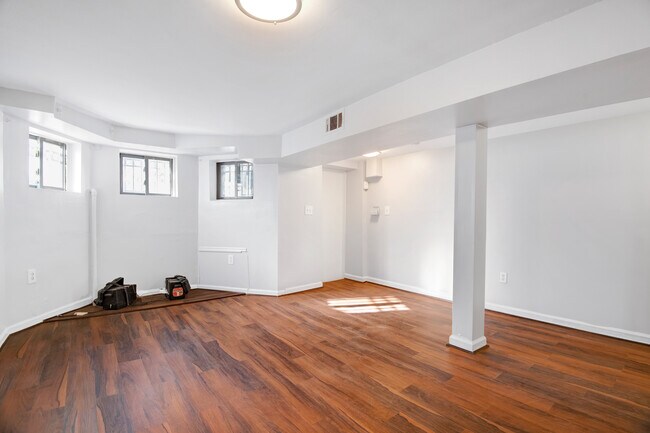 Building Photo - 739 Morton St NW